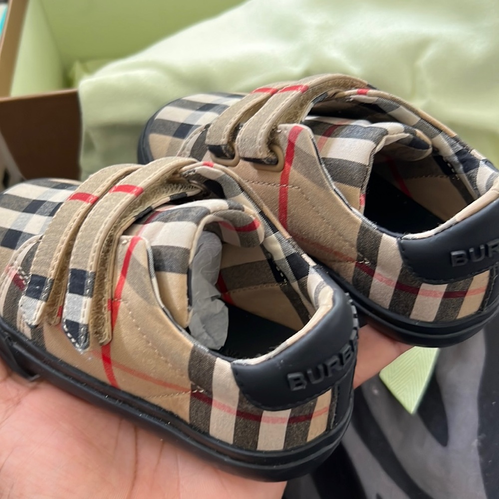 Toddler Burberry sneakers